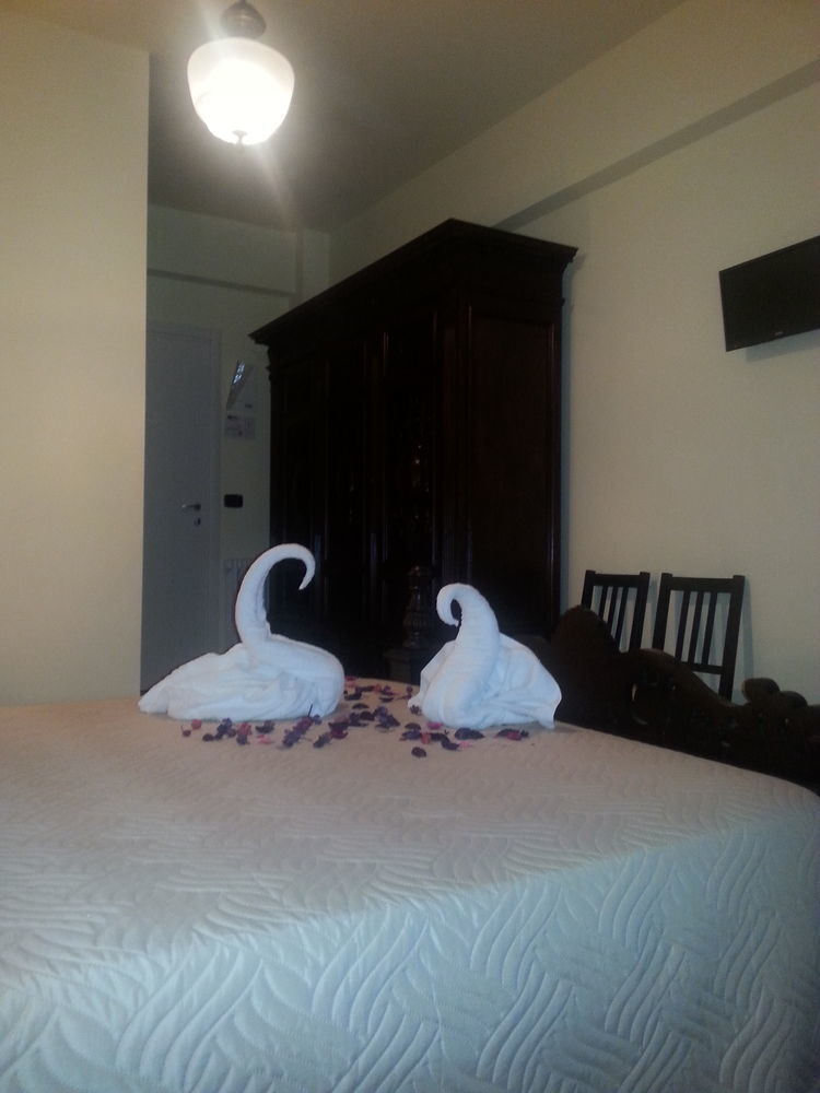 Bed and Breakfast Avec Moi Roma Екстер'єр фото